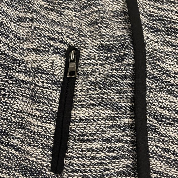 Ann Taylor Asymmetrical Collarless Blazer Women's Size M - Picture 3 of 6